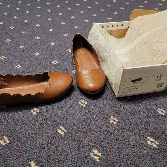 Girls Crown and Ivy Flats - Picture 2 of 2